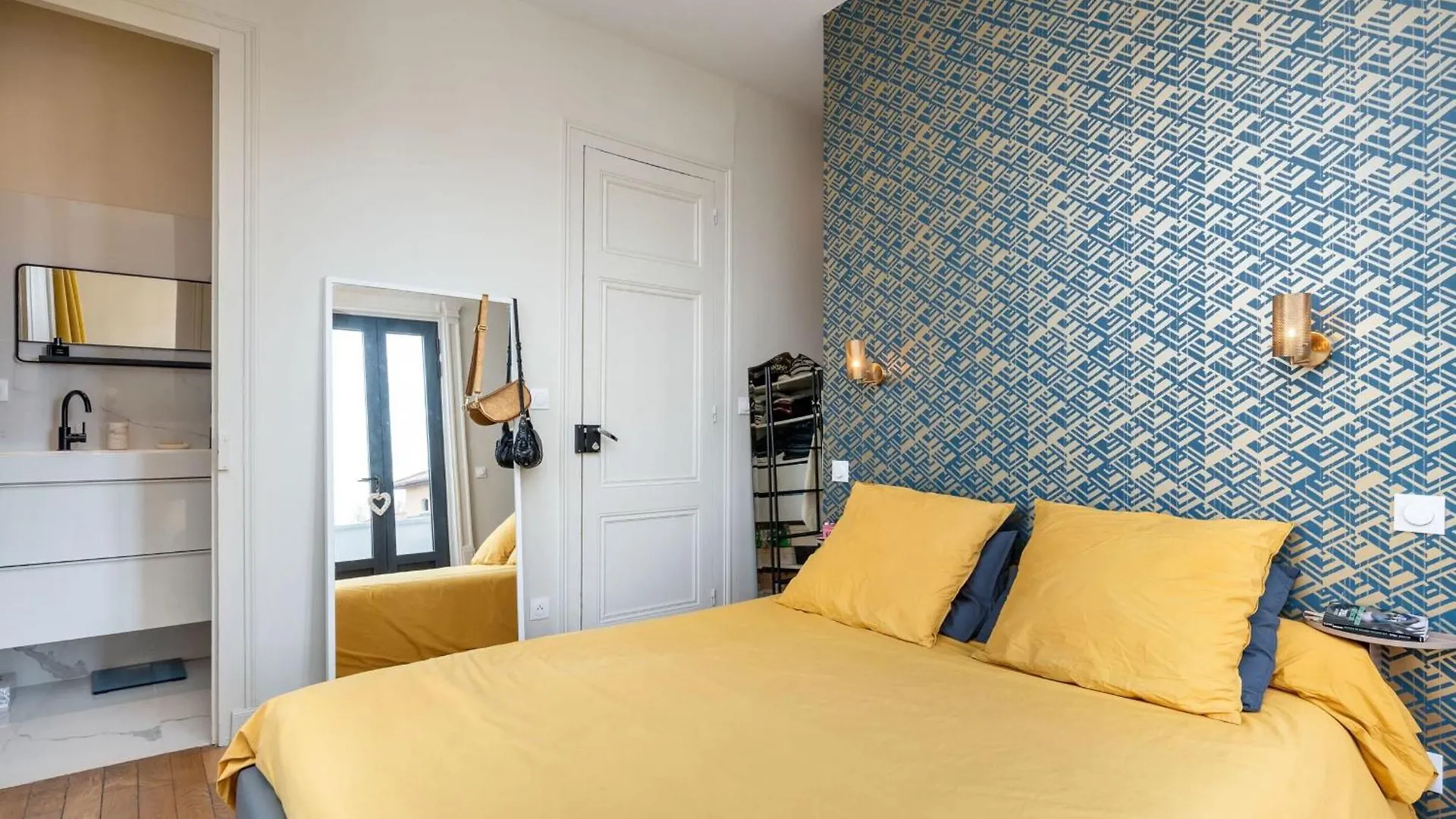 Le Marronnier - charming house with swimming pool Villa Sainte-Foy-lès-Lyon 0*,  Frankrig